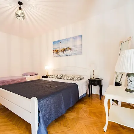 Apartman Lara & Ante *